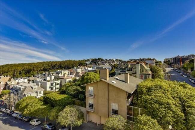Building Photo - 4 bedroom in San Francisco CA 94118