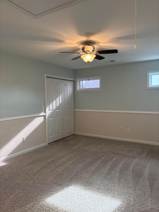 Building Photo - 335 Niblick Dr