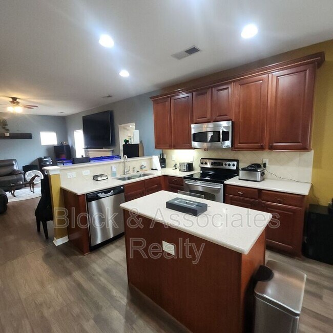Building Photo - 4516 Paula Dr