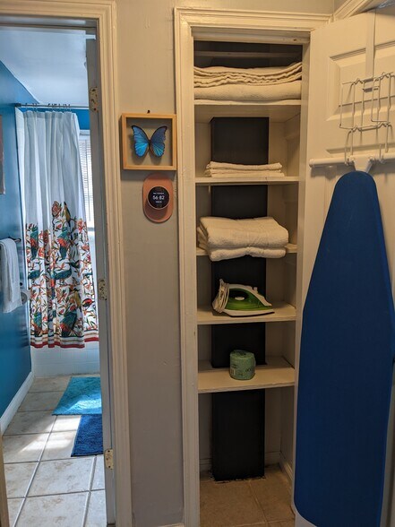 Building Photo - 389 E Rhinehill Rd SE