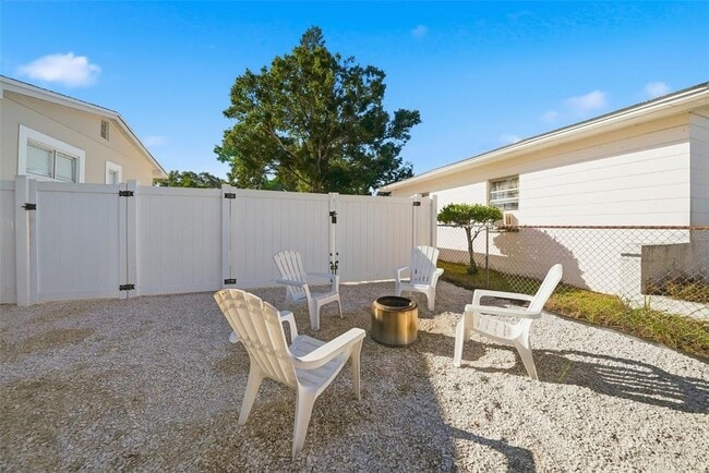 Building Photo - 5548 Dartmouth Ave N