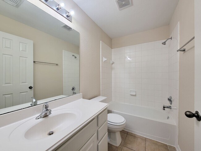 Building Photo - Stunning 3-Bedroom Dream Home in a Quiet Cul-de-Sac!