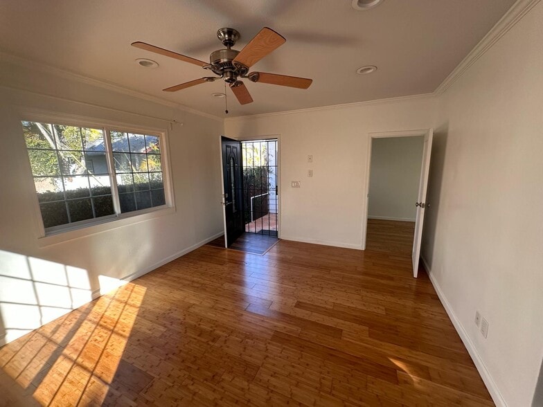 Entrance to the unit and bedroom - 2629 Meade Ave