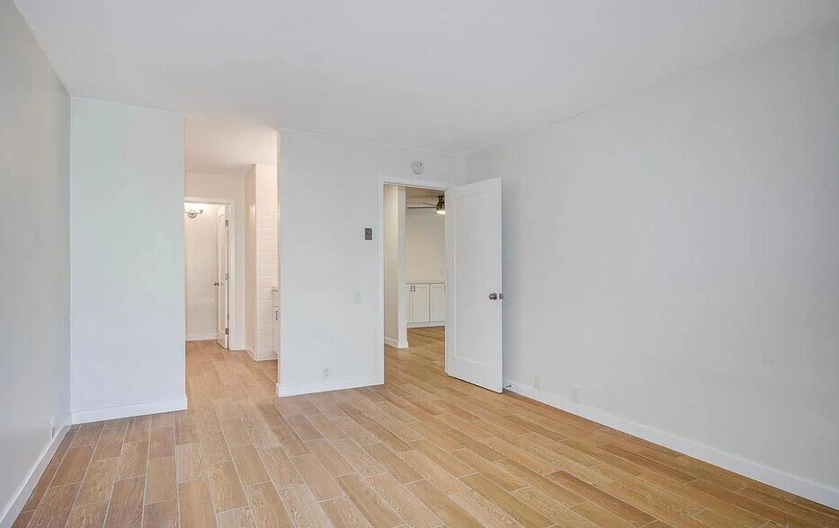 Building Photo - 4600 Lamont St