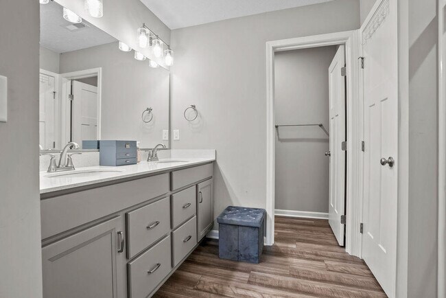 Building Photo - 2459 Bella Rdg