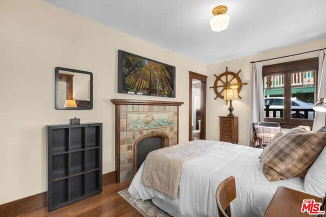 Building Photo - 850 Laveta Ter