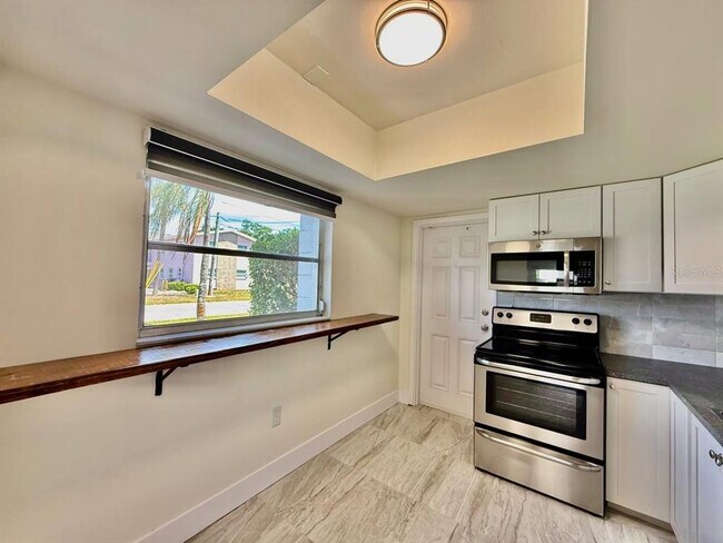 Building Photo - 3460 32nd Ave N