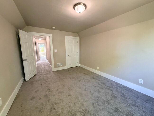 Building Photo - 2040 N 28th St