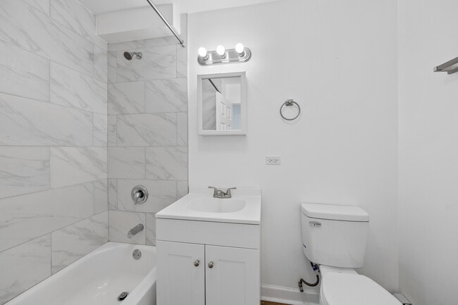 Building Photo - 9606 Golf Terrace