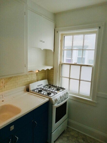 Kitchen - 11 Rowley St