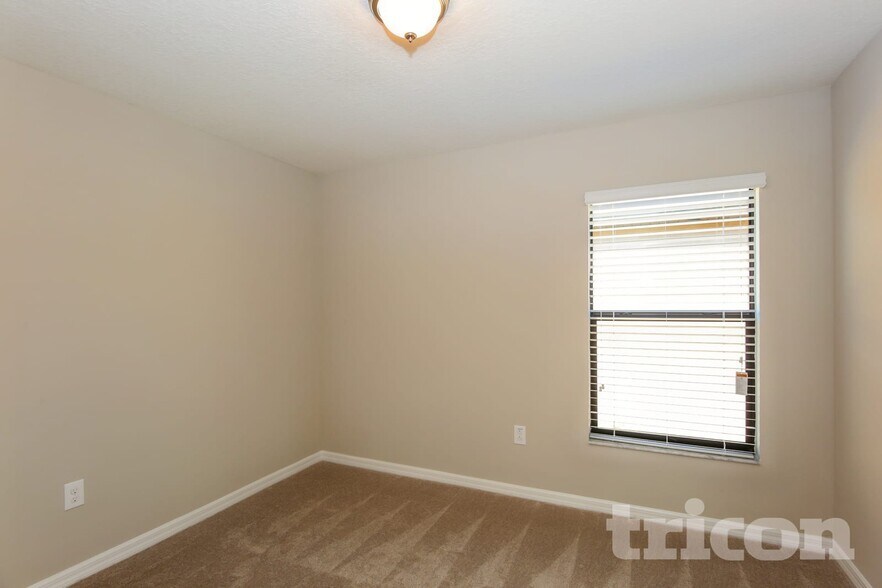 Building Photo - 9654 Sage Creek Dr