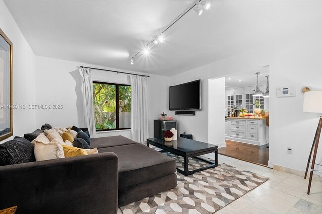 Building Photo - 575 Hibiscus Ln