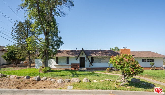 Primary Photo - 6739 Garces Ave