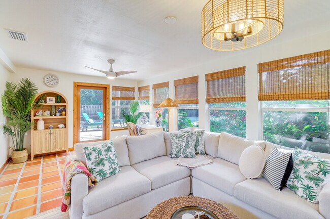 Building Photo - 113 Margarita Rd