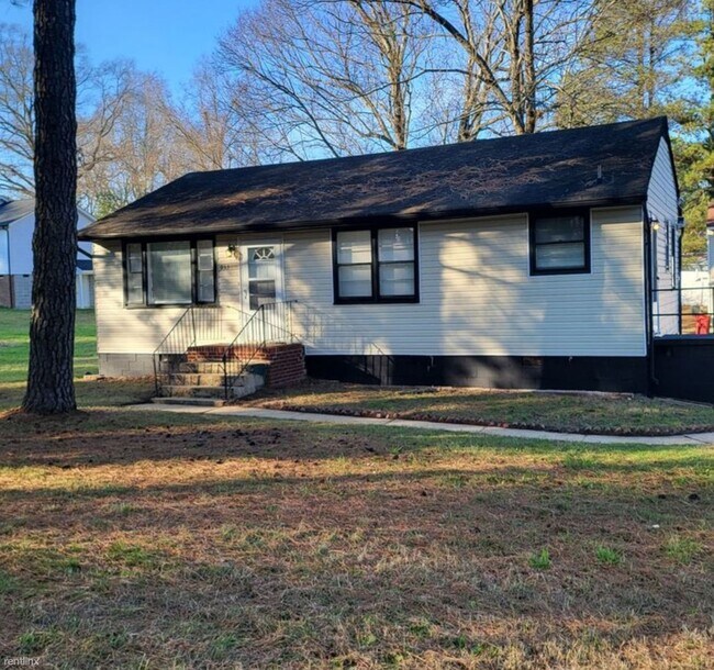 Primary Photo - 3 br, 1 bath House - 933 Fort Lee Road .