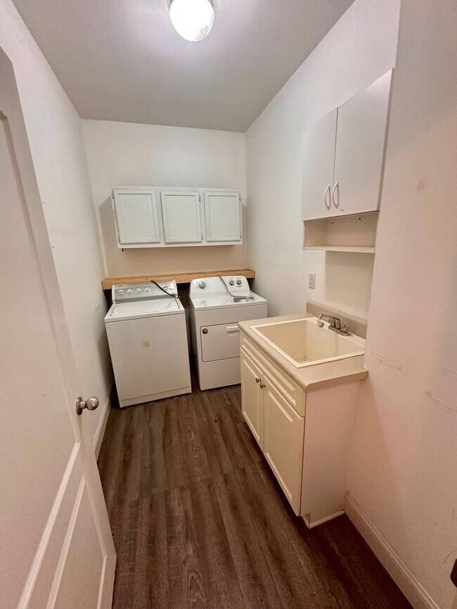 Building Photo - Coming Soon! Alabaster