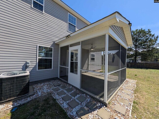 Building Photo - 13 Lillie Ln