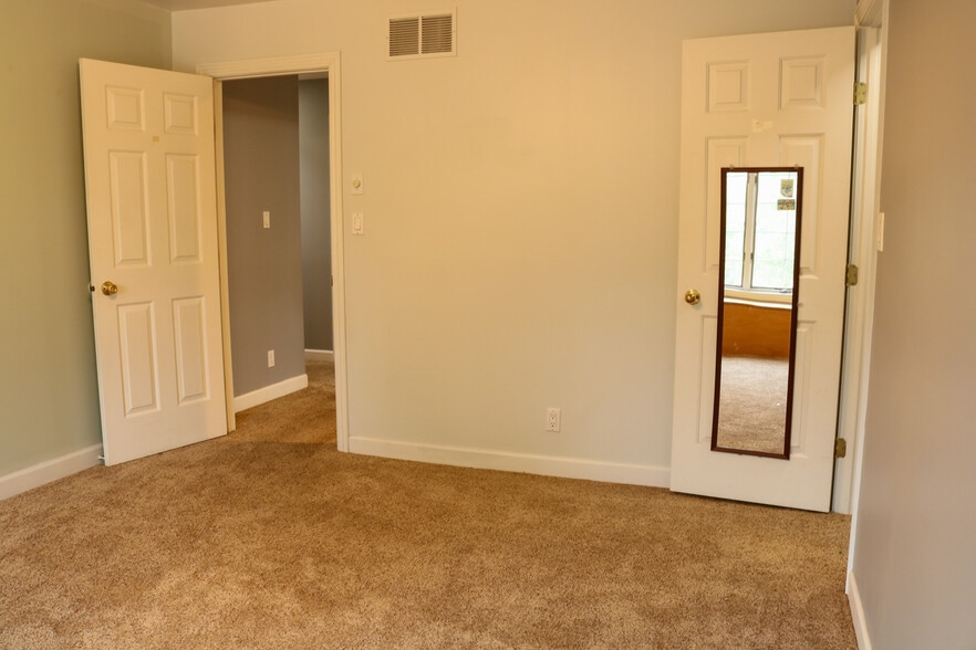 Building Photo - 1621 Santa Ana Ct