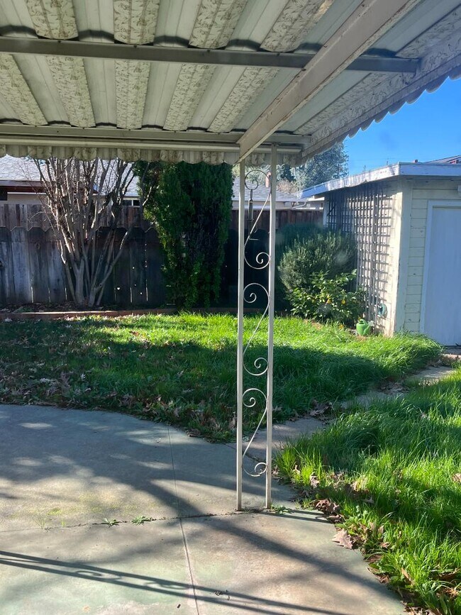 Building Photo - 7731 Filice Dr