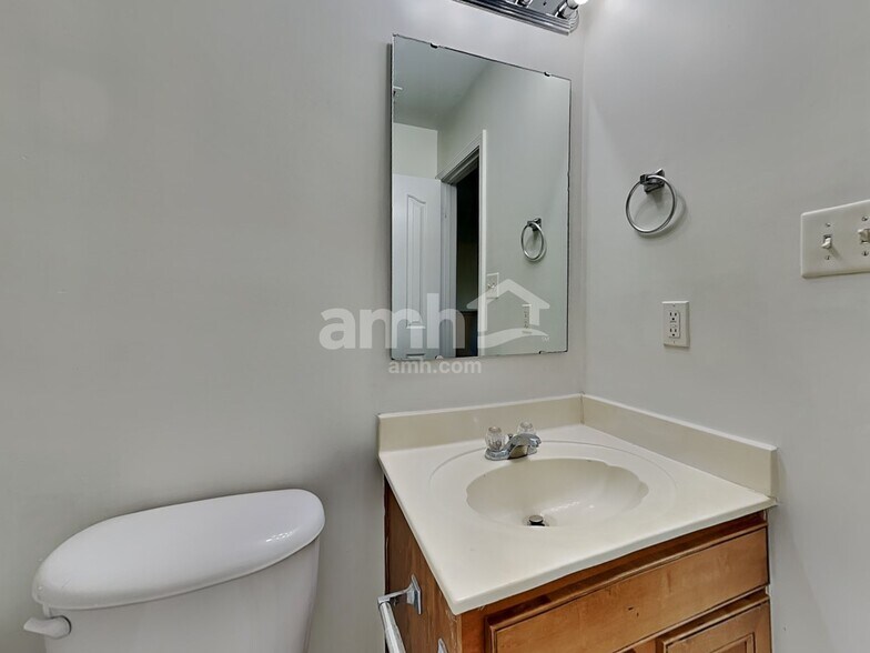 Building Photo - 2411 Cairns Mill Ct