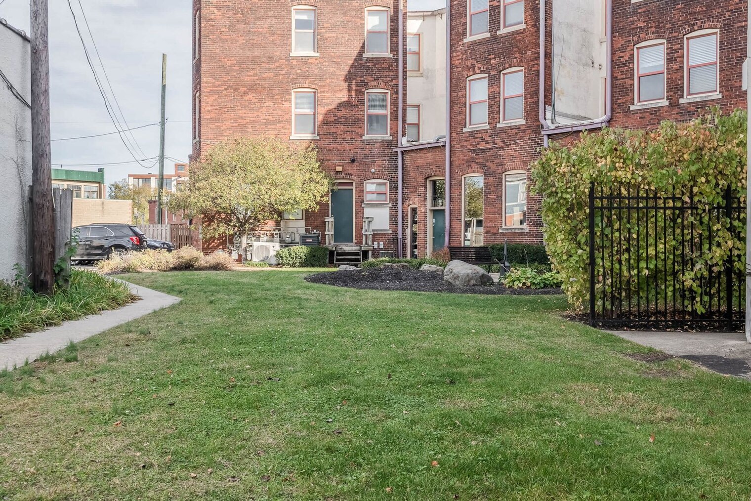 Building Photo - 615 N East St