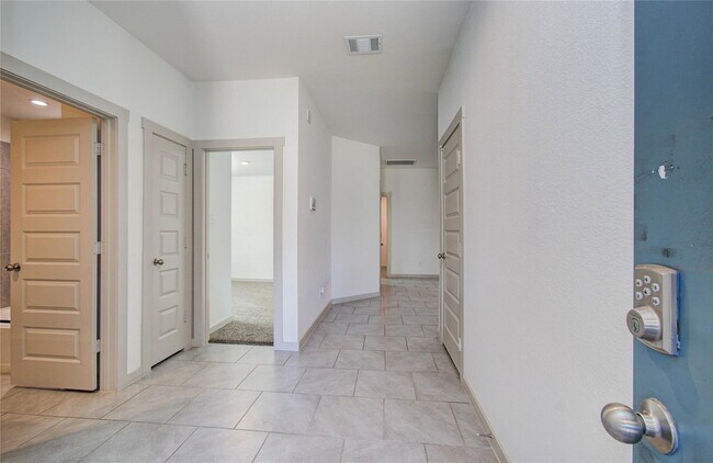 Building Photo - Natchez Trace, Fresno, TX 77545 - 4 BR 2 BA single-family home