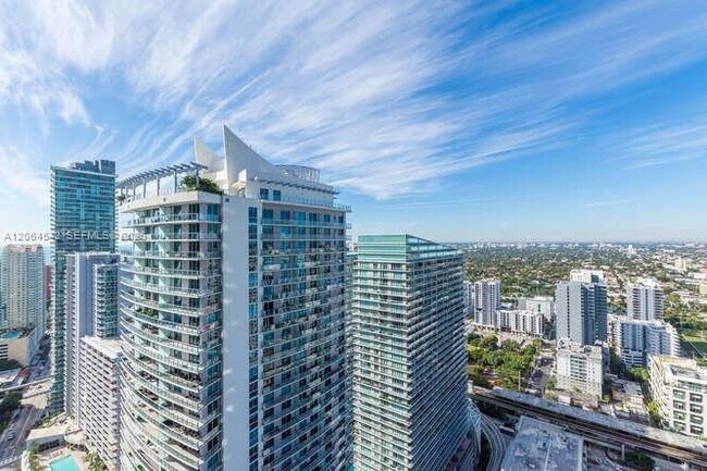 Building Photo - 1000 Brickell Plaza