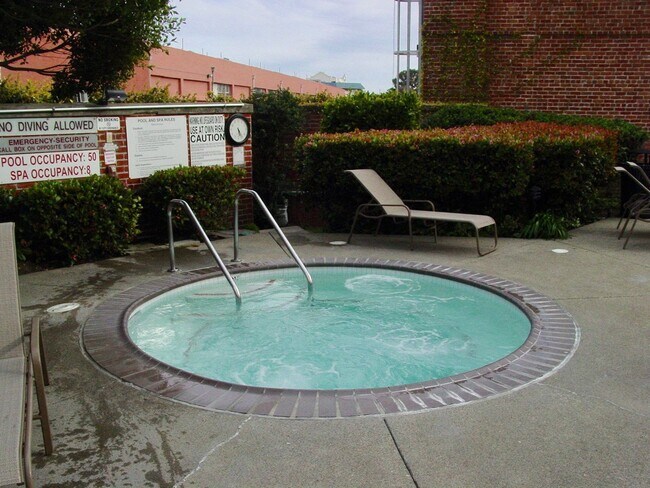 Building Photo - Newly Renovated Spacious 1BD/1 BA Property Available for Rent!!!