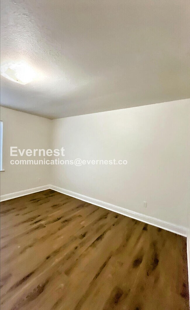 Building Photo - 1313 E 31st St