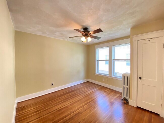 Building Photo - 39 Davis Rd