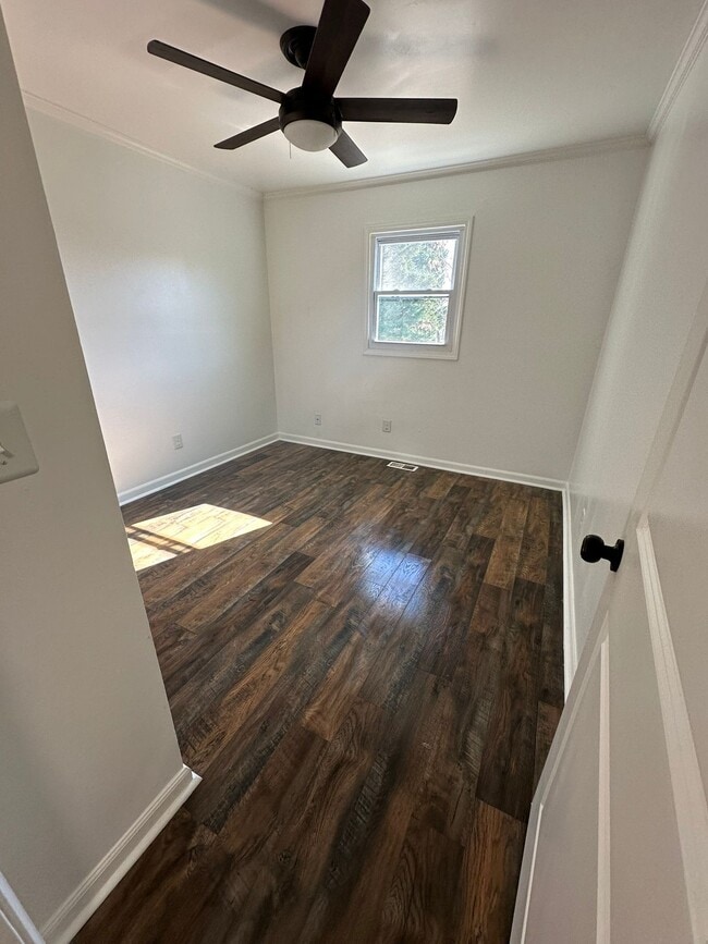 Building Photo - 319 Devonwood Ct