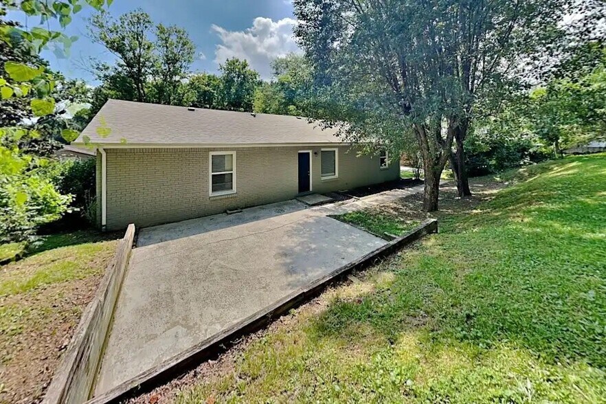 Building Photo - 691 Frankfort Dr