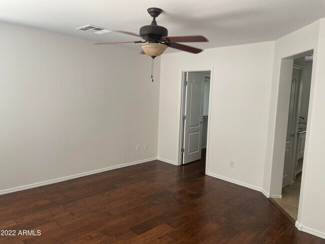 Building Photo - 2924 S Cole Dr