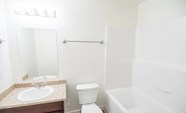 Building Photo - 795 E 500 S