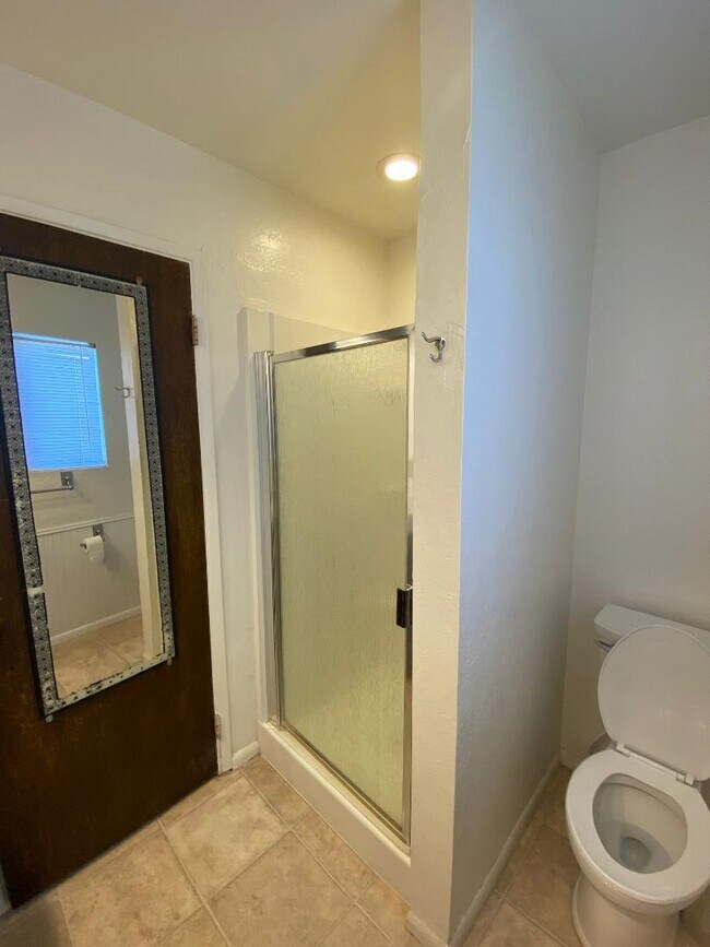 Building Photo - 5348 El Molino Ave