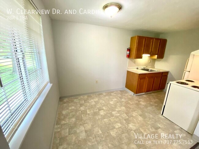 Building Photo - 51 W Clearview Dr