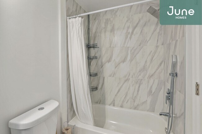 Building Photo - ROOM ONLY in 5-bed/3.5-bath Home