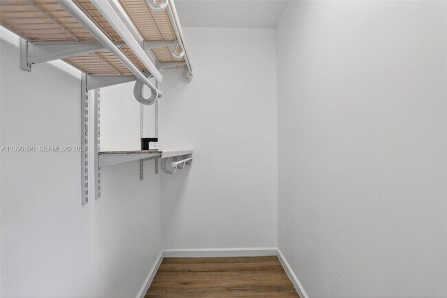 Building Photo - 920 SW 30th St