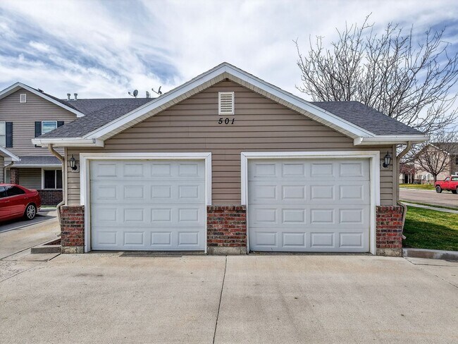 Building Photo - Must-See Apartment in Pheasant Ridge  Pocatello!