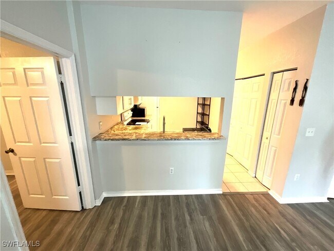 Building Photo - 6490 Aragon Way