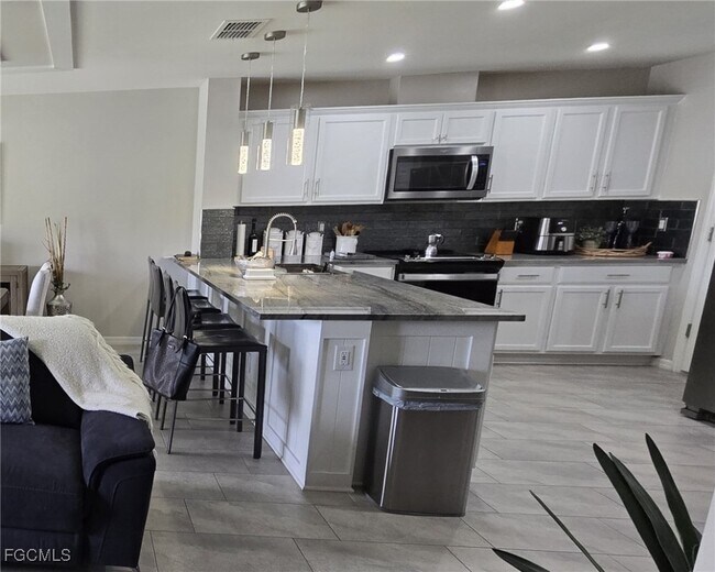 Building Photo - 6351 Brant Bay Blvd