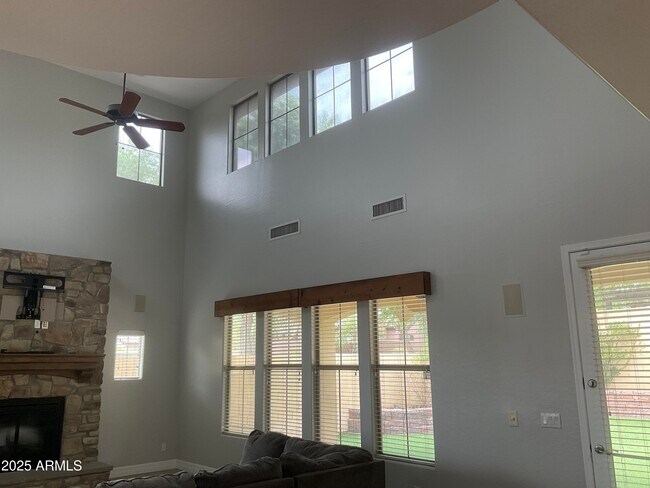 Building Photo - 20893 W Cora Vista