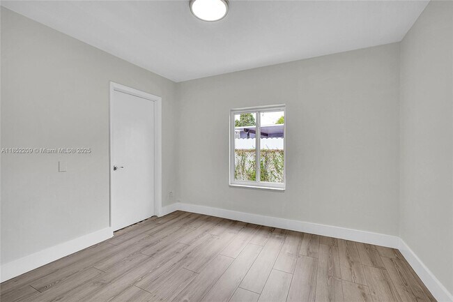 Building Photo - 14312 SW 110th Ave