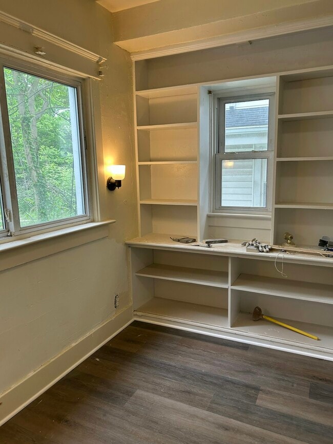 Building Photo - 844 St Agnes Ave
