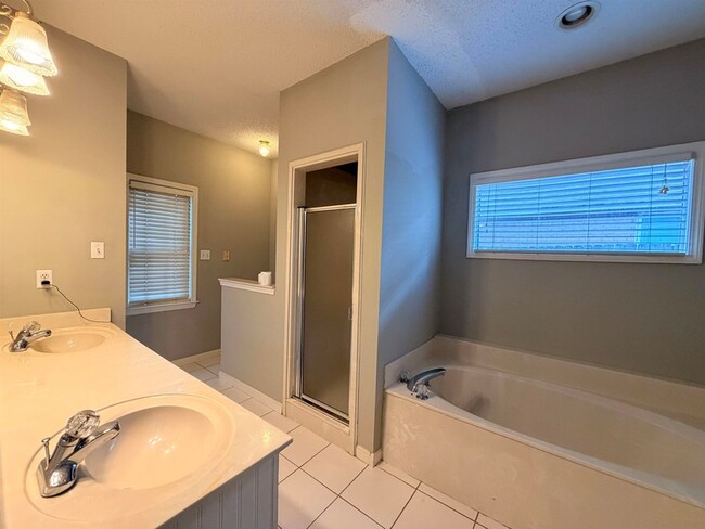 Building Photo - 5019 Rabbit Chase Ln