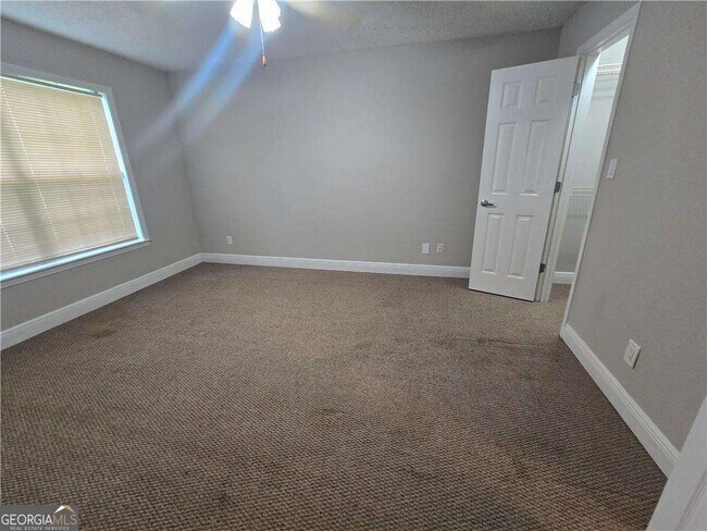 Building Photo - 2205 Santa Fe Pkwy