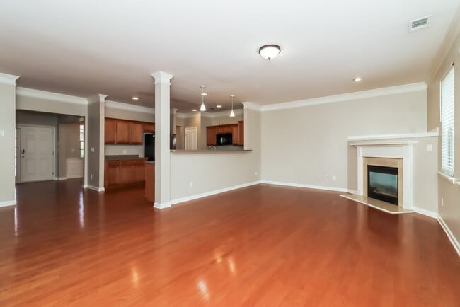 Building Photo - 206 Shaw Dr