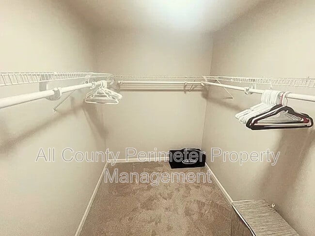 Building Photo - 837 Forrest Cir SE