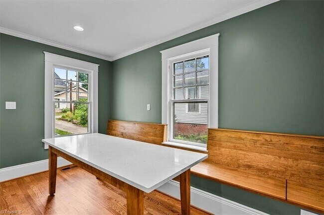 Building Photo - 213 Westover Terrace