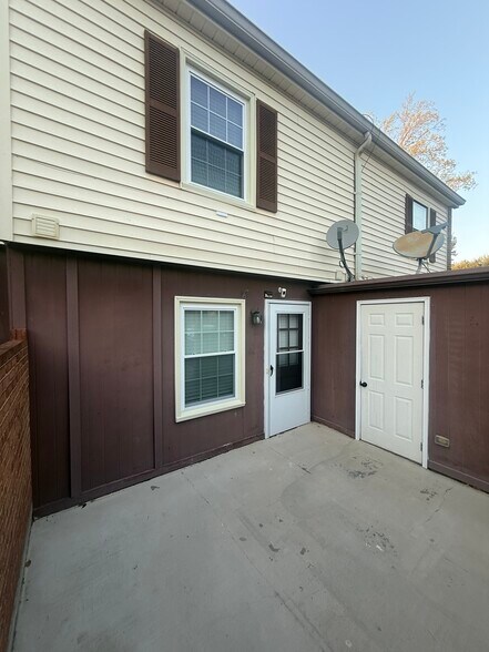 Back Patio with storage shed - 4640 Old Lantern Way